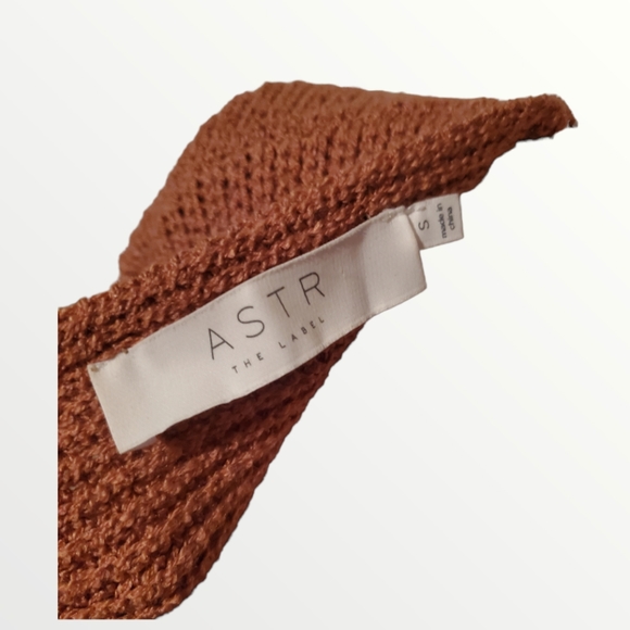 Ladies Open Twist Back Sweater - Size Small - Picture 3 of 3